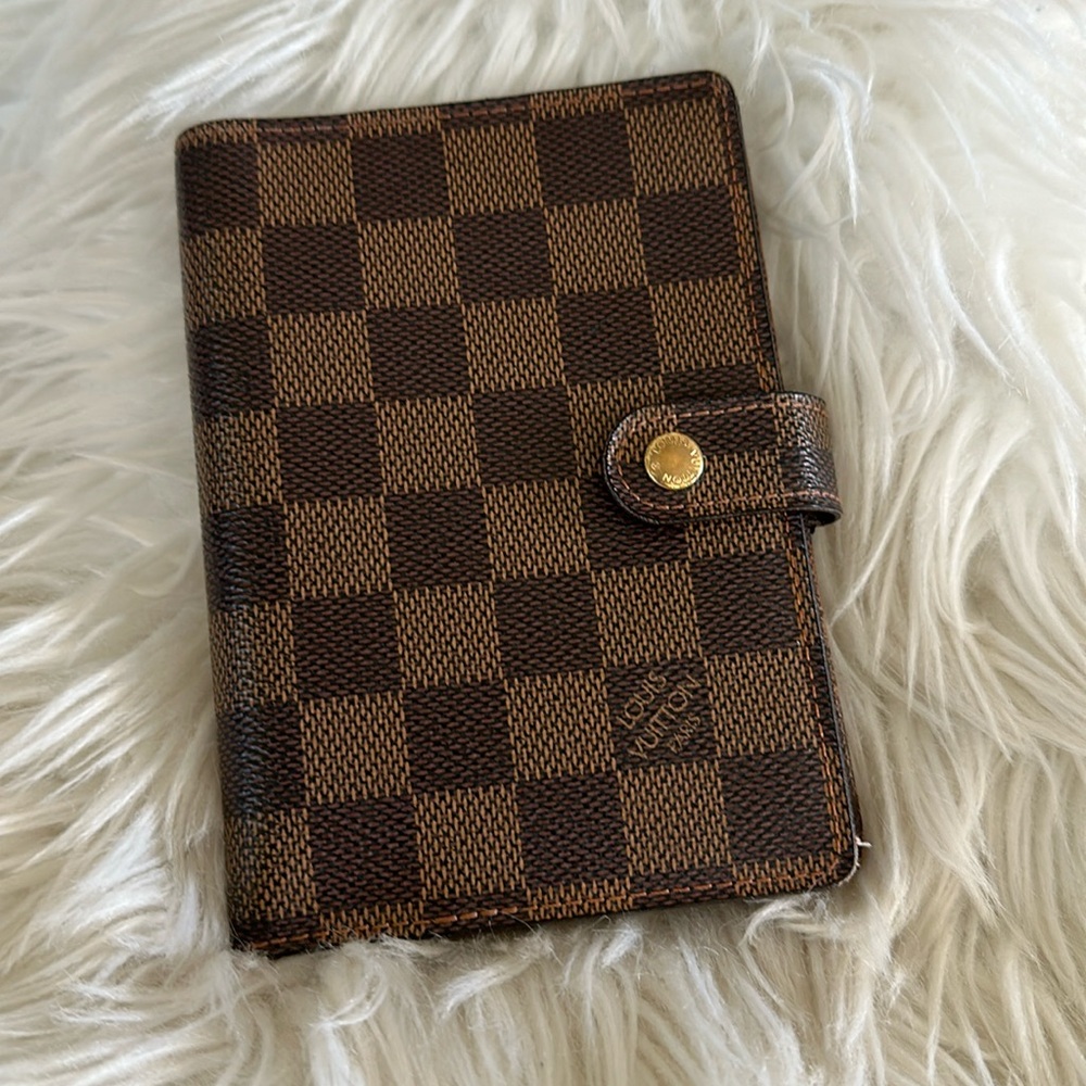 EUC Louis Vuitton agenda wallet